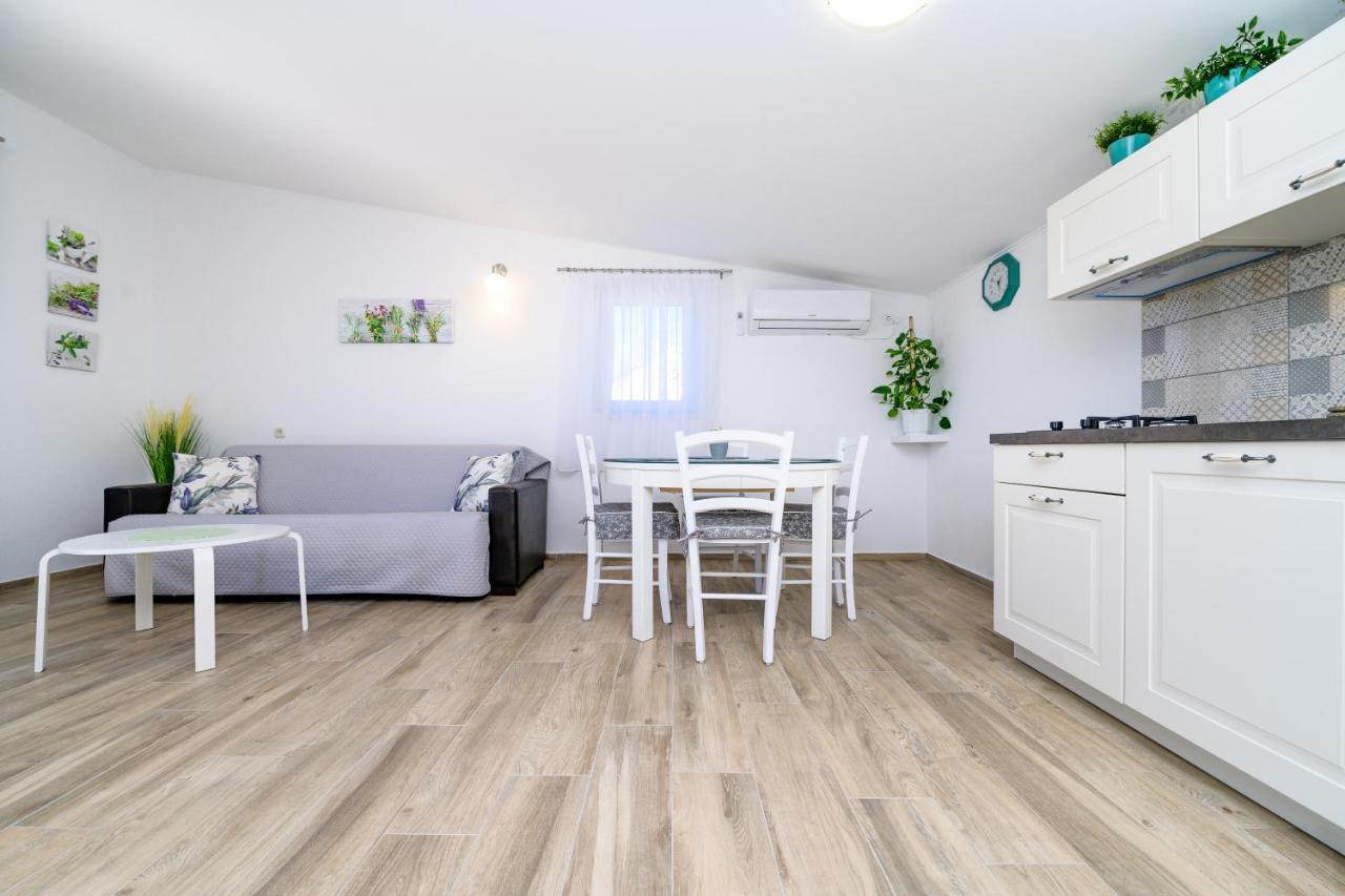 Krcina Holiday Home Cres Bagian luar foto