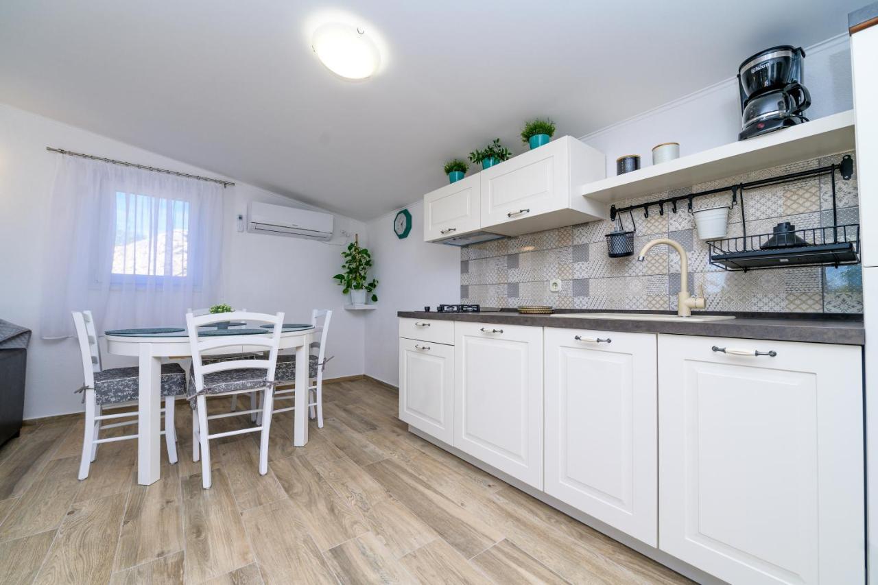 Krcina Holiday Home Cres Bagian luar foto