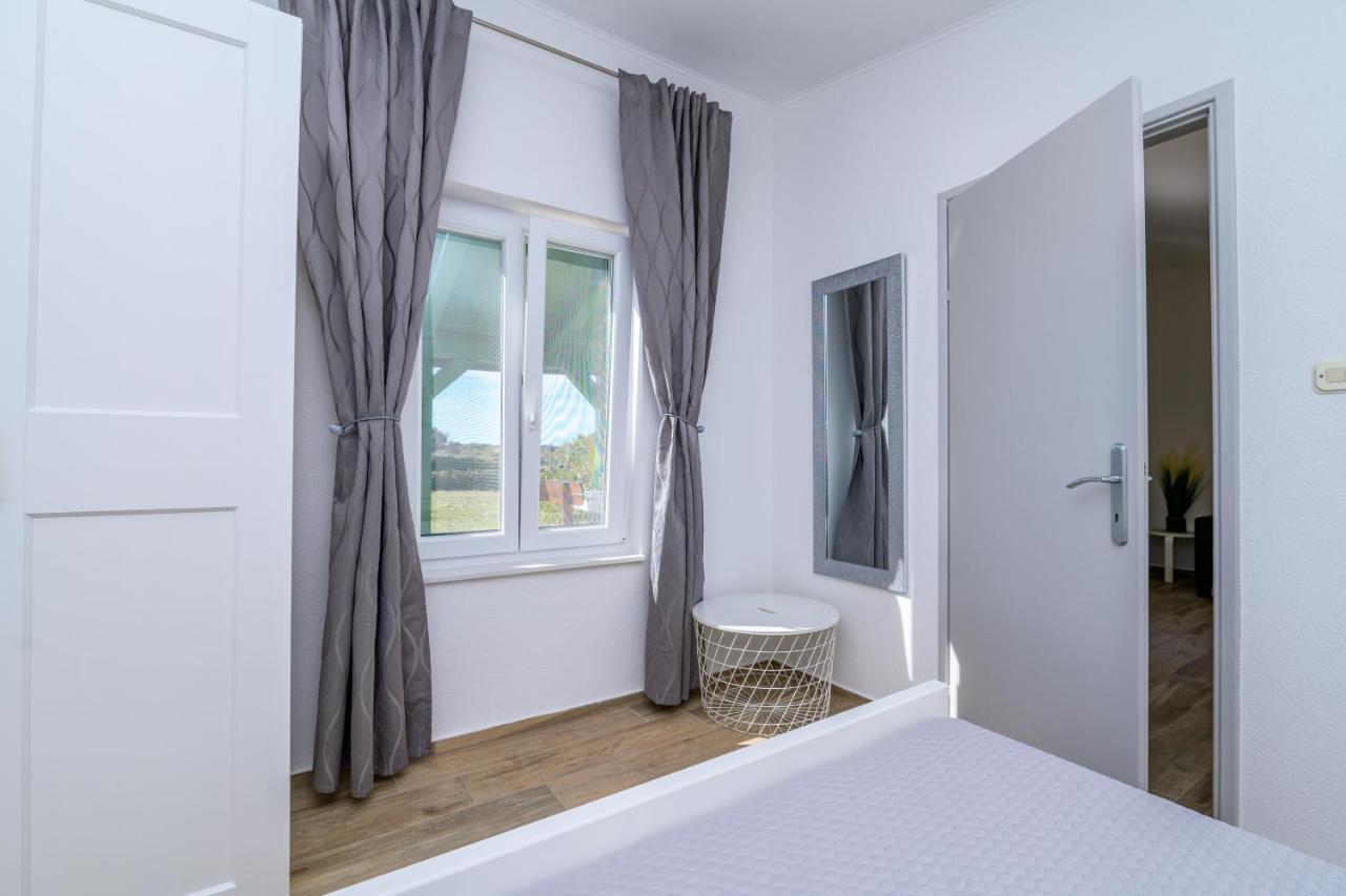 Krcina Holiday Home Cres Bagian luar foto